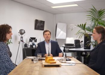 Peptalk 8; Rouw en trouw; Uitvaartondernemer Carola Vriend en weddingplanner Jolijn Tigchelaar